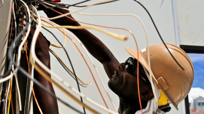 electrician-729240_1920